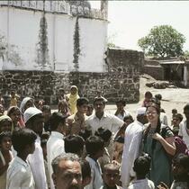Alexandra Soteriou in Hathras searching for Kagzi families, Hathras, Uttar Pradesh, India, 1985