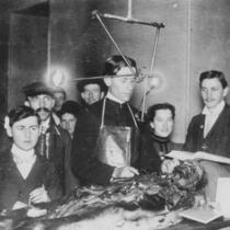 Dissection class, State University of Iowa, College of Medicine, Iowa City, Iowa, 1898-1899